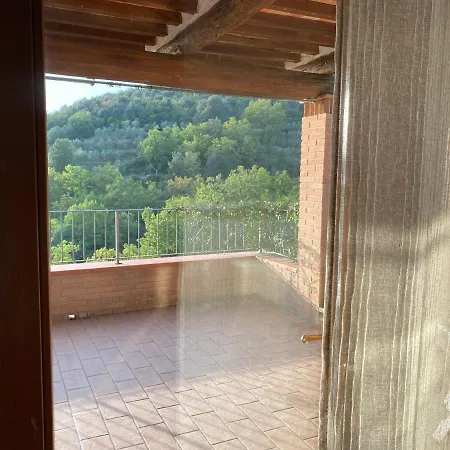 アパート Podere La Tona